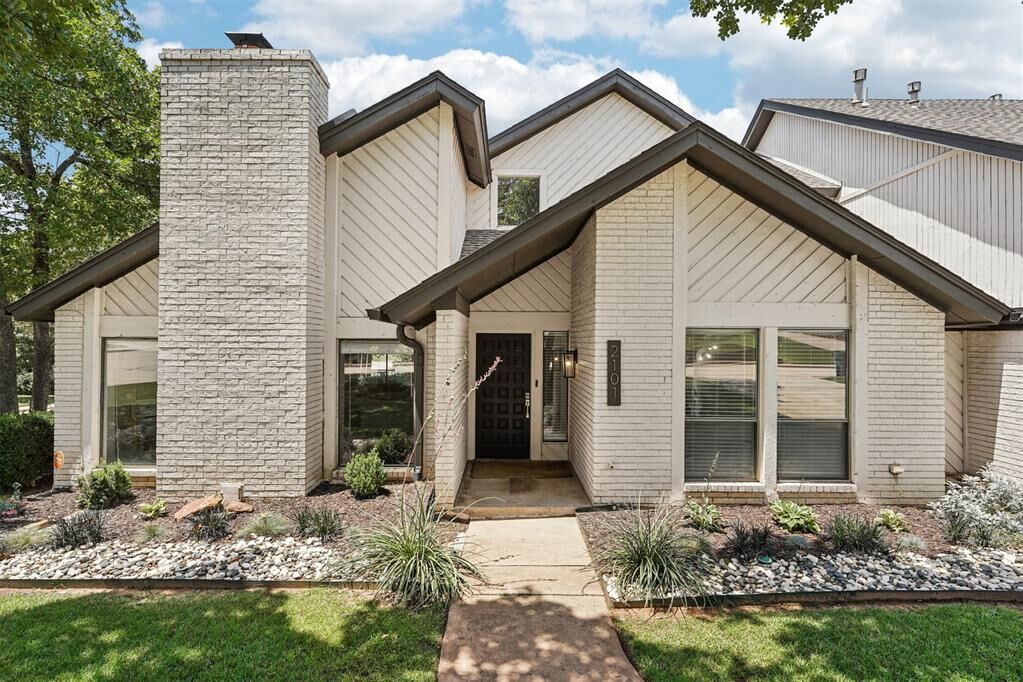 Property Photo: 2101 Brookview Lane OK 73034