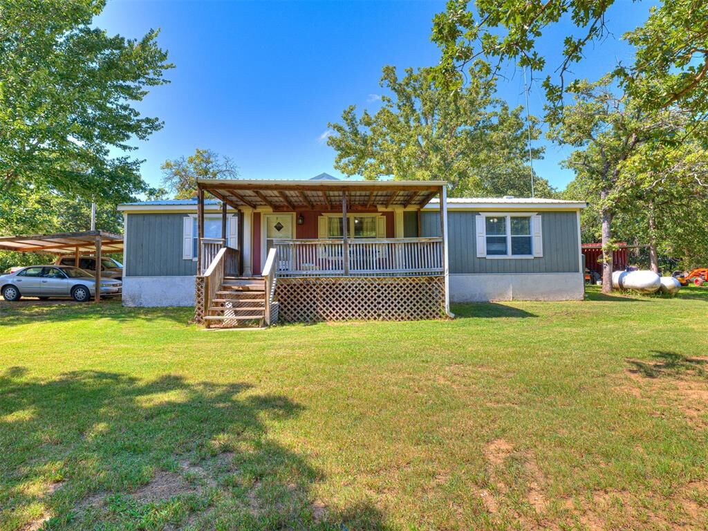 Property Photo: 901 Red Rock Road OK 73026