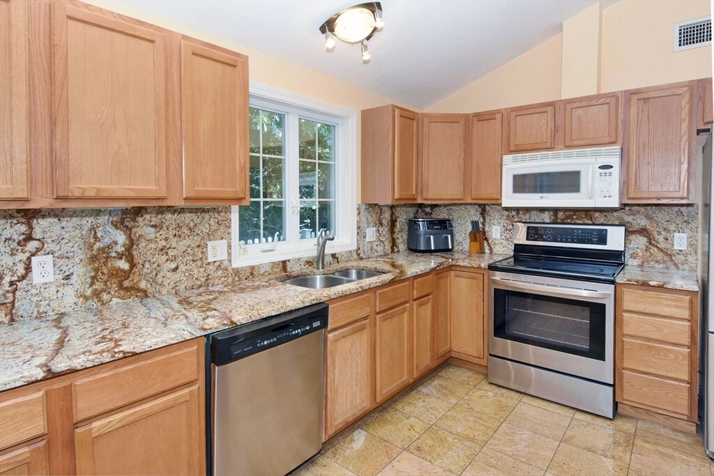 Property Photo:  16 Sherwood Rd  MA 01602 