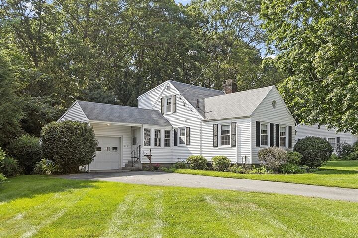Property Photo:  22 Lincoln Circle West  MA 01810 