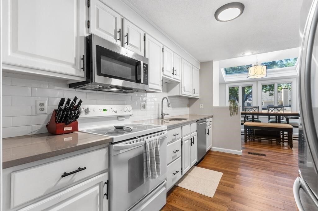 Property Photo:  208 Brickett Hill Cir 208  MA 01830 