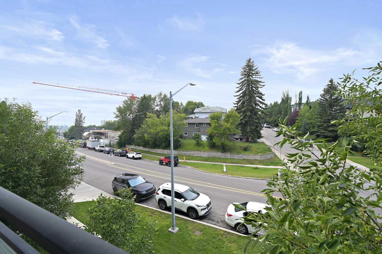 Property Photo: 93 34 Avenue SW 211 AB T2S 3H4