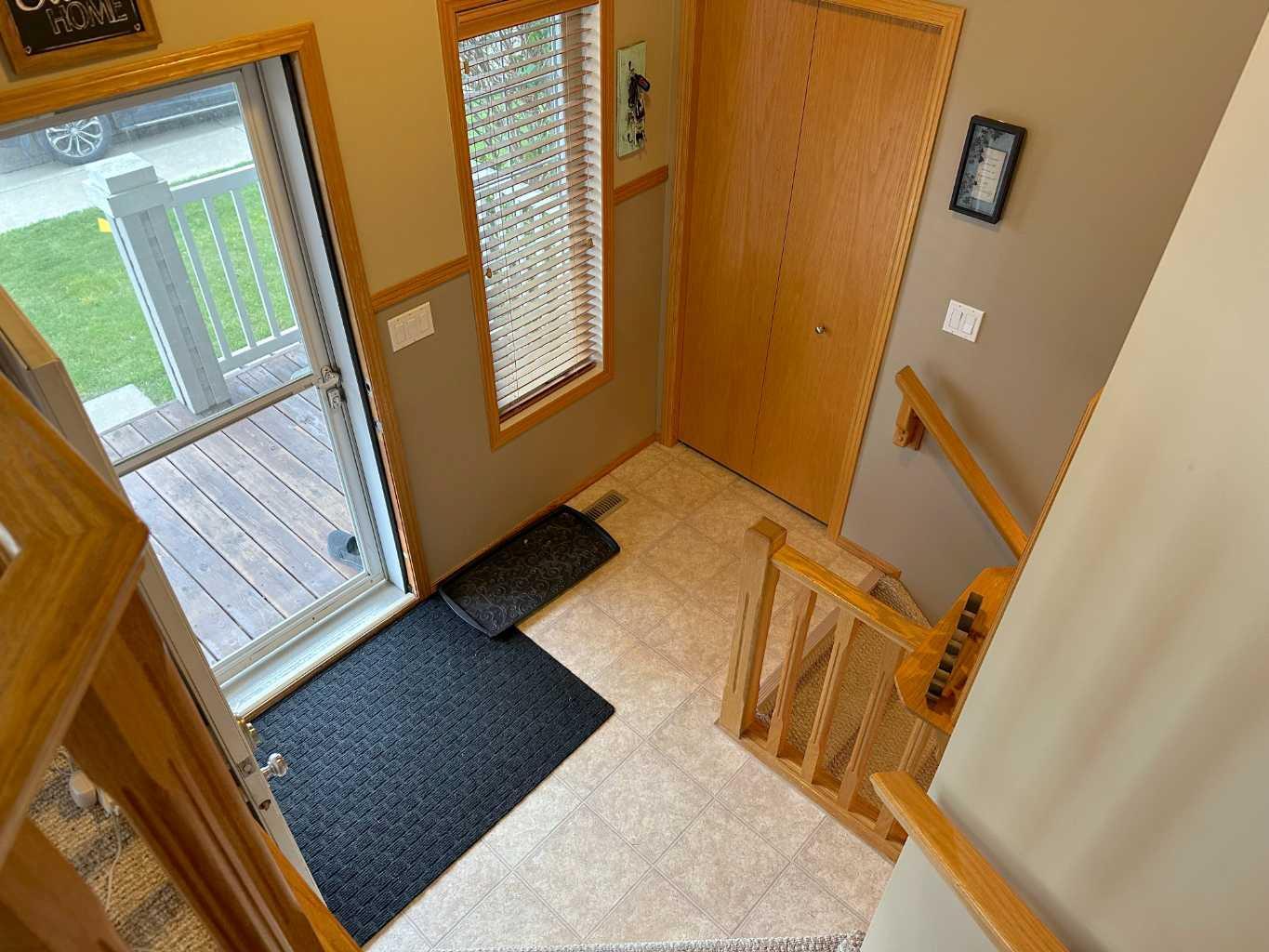 Property Photo: 6 Ladwig Close AB T4R 2V6