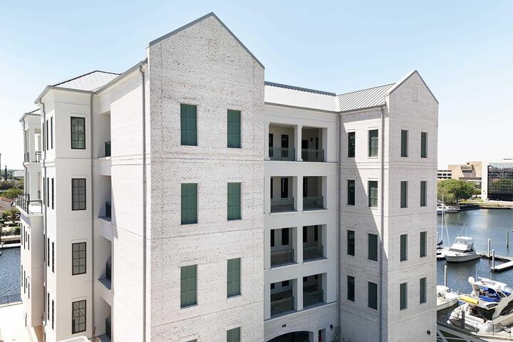 Property Photo:  801 S Palafox St 201  FL 32502 