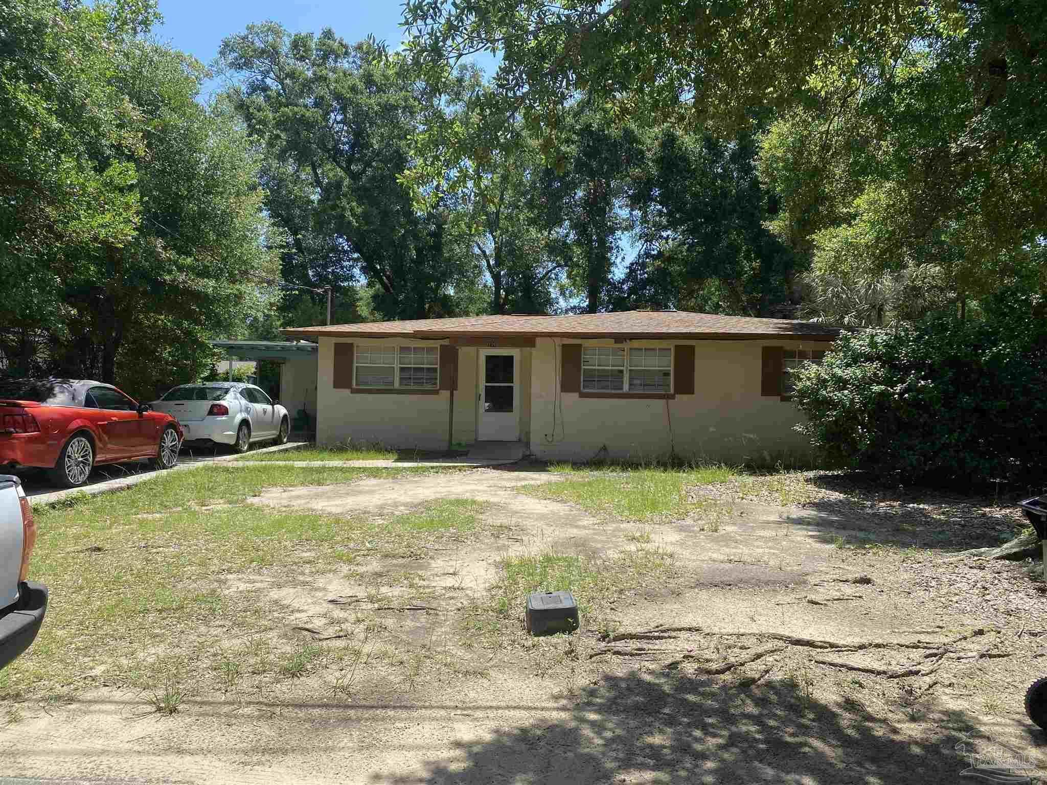 Property Photo: 120 N Stillman St FL 32505