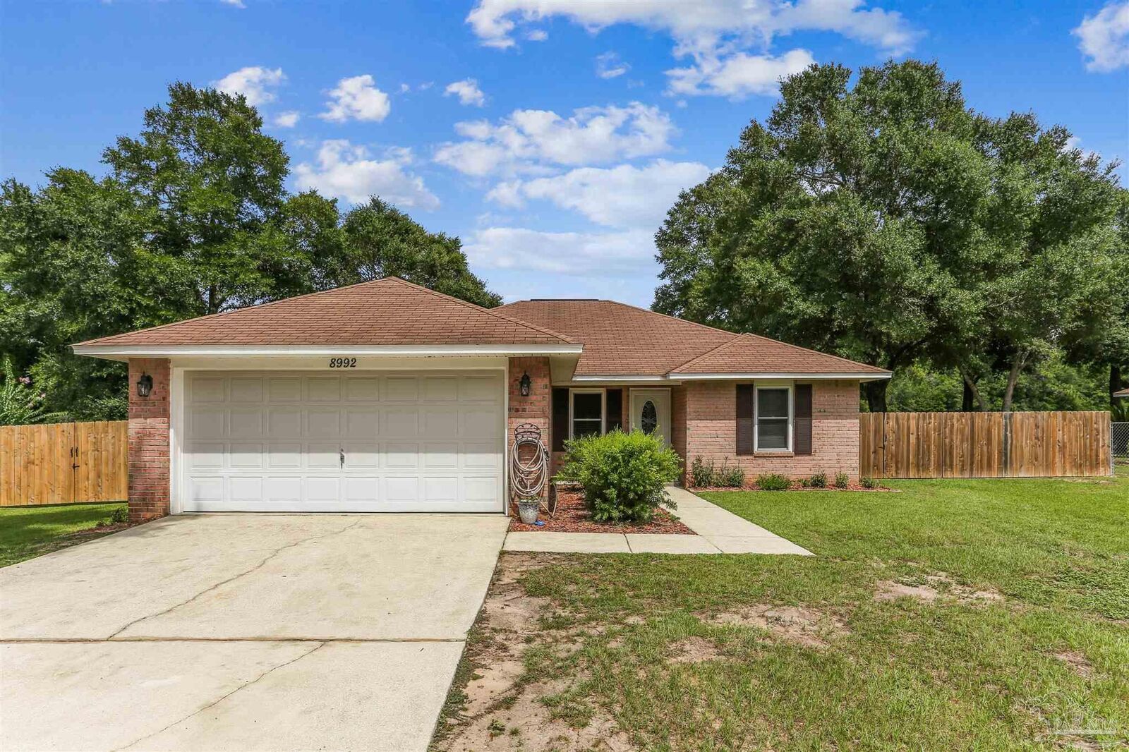 Property Photo: 8992 Tara Cir FL 32583
