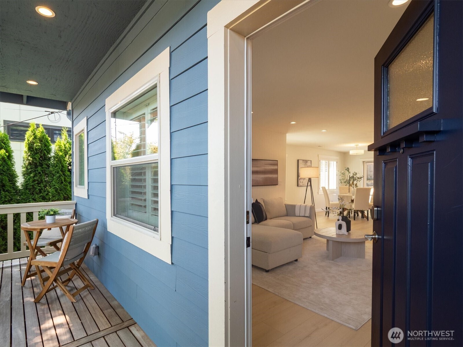 Property Photo:  2141  34th Avenue W  WA 98199 