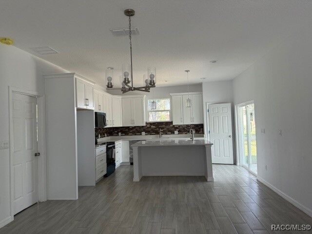 Property Photo:  822 Poplar Street  FL 34452 