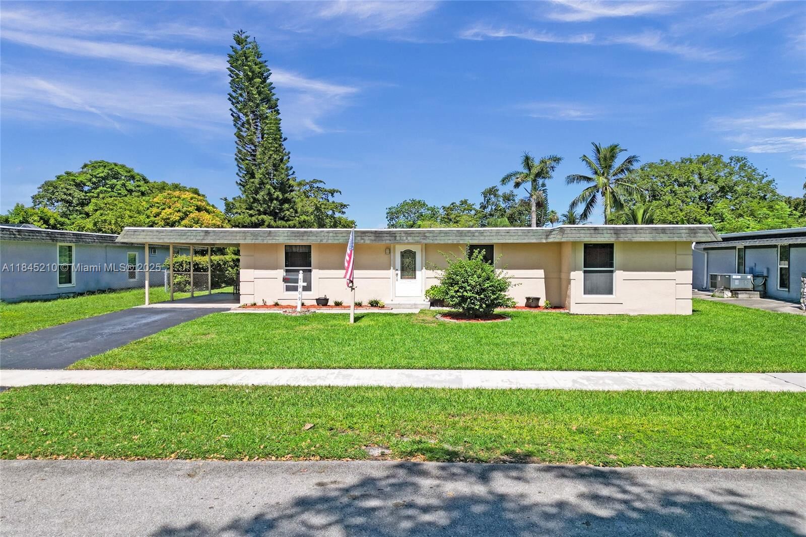 Property Photo:  7909 NW 73rd Ave  FL 33321 