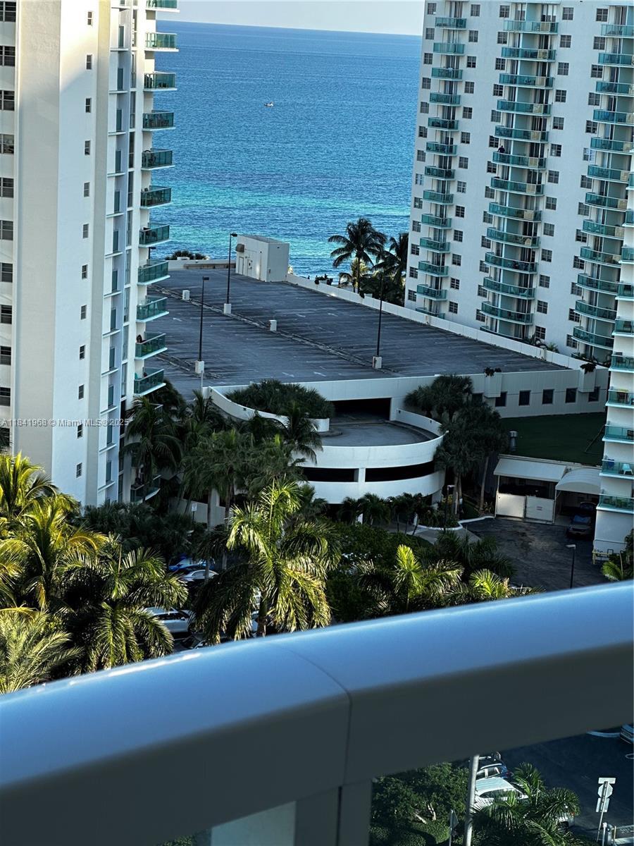 Property Photo:  3800 S Ocean Dr 1518  FL 33019 