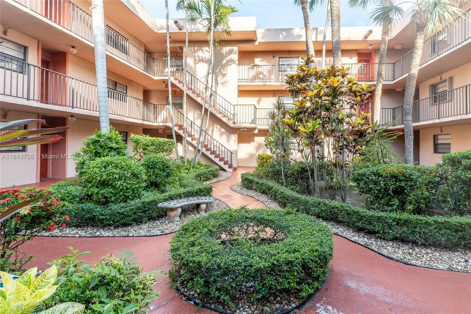 10985 SW 107th St 310  Miami FL 33176 photo