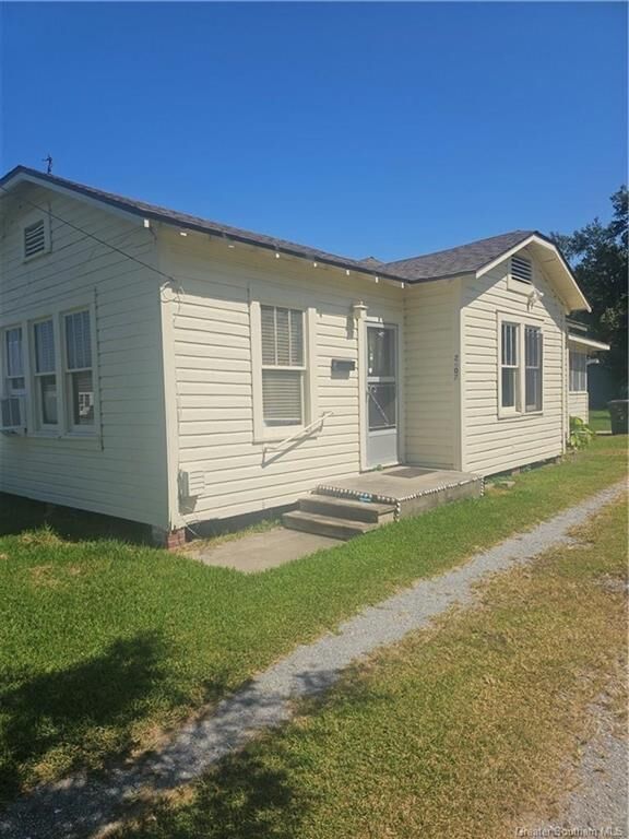 Property Photo: 2607 Elm Street LA 70601