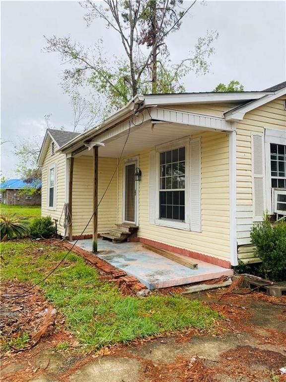 Property Photo:  2715 Colfax Street  LA 70615 