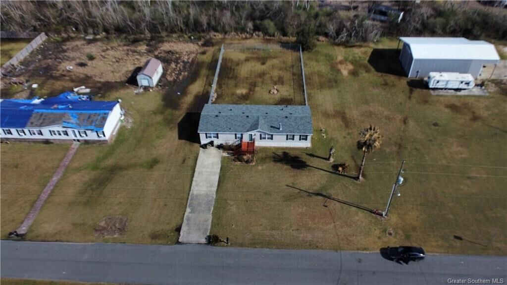 Property Photo: 1407 Bridlewood Drive LA 70615