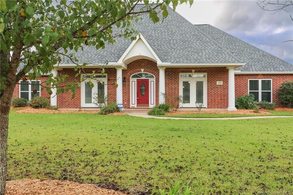 Property Photo: 1105 Athens Drive LA 70611