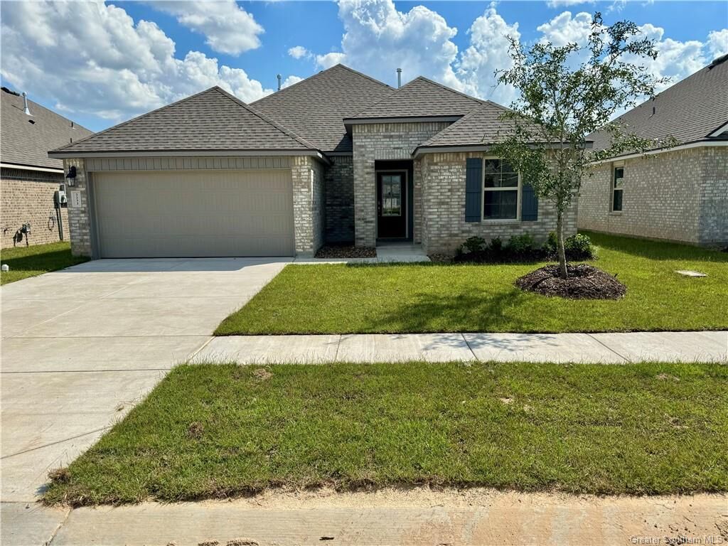 Property Photo: 2232 Savannah View Drive LA 70607