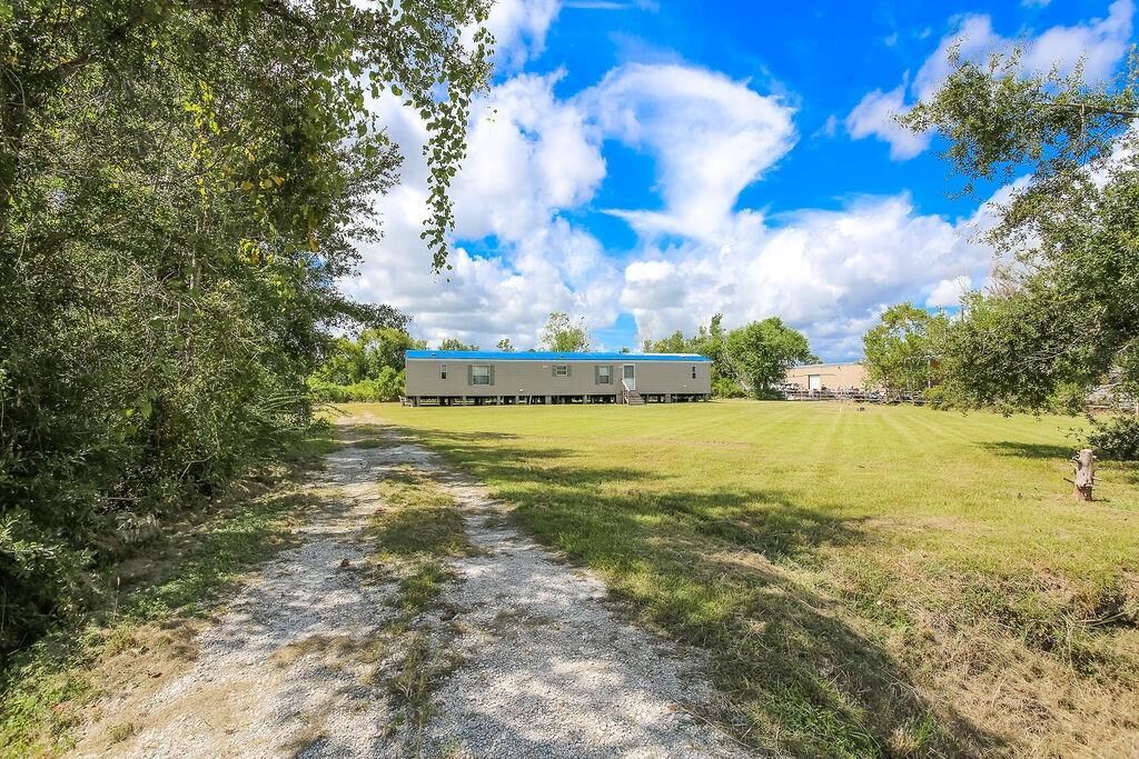 Property Photo:  7086 Greathouse Road  LA  