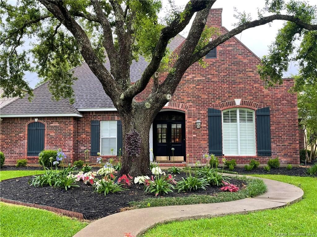 Property Photo: 4112 Woodside Drive LA 70605