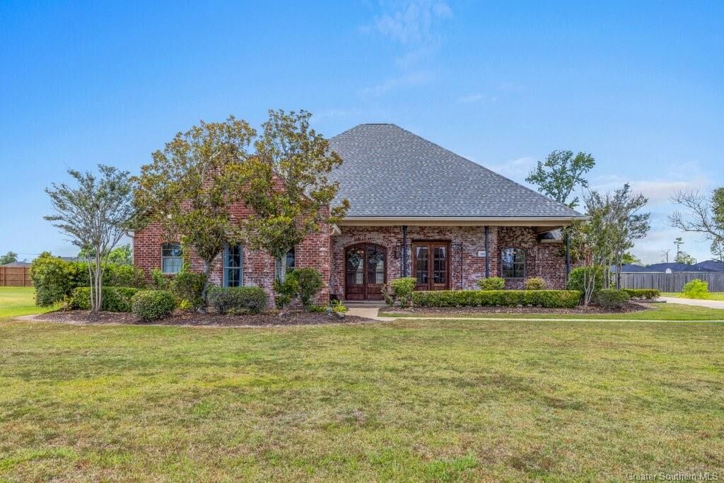 Property Photo: 114 Zinfandel Lane LA 70611