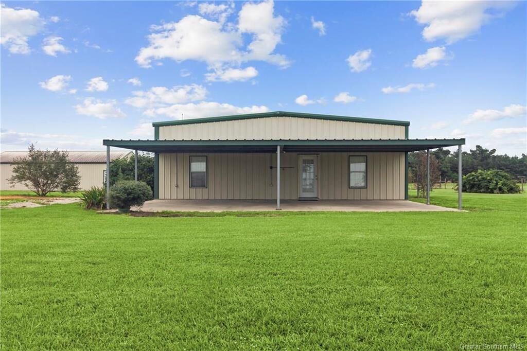 Property Photo: 5530 Kayleigh Ridge Lane LA 70647