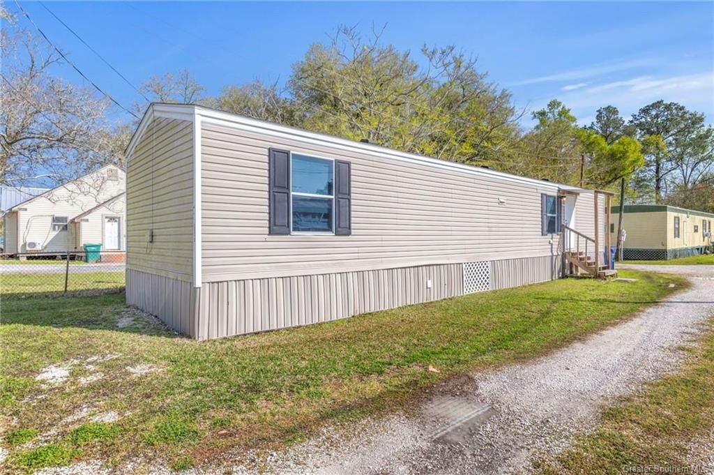 Property Photo:  603 W Burton Street W 1 &Amp 2  LA 70663 