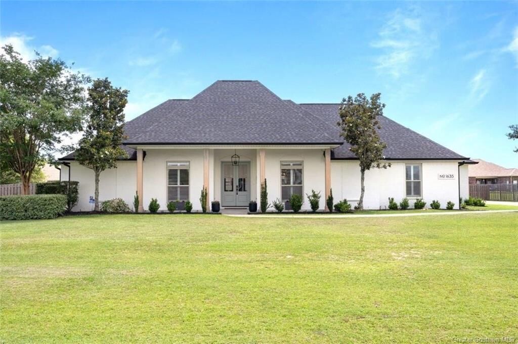 Property Photo: 1635 Deerfield Drive LA 70611