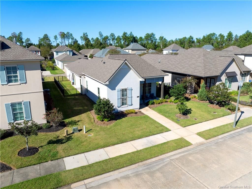 Property Photo: 5816 Crape Court LA 70605