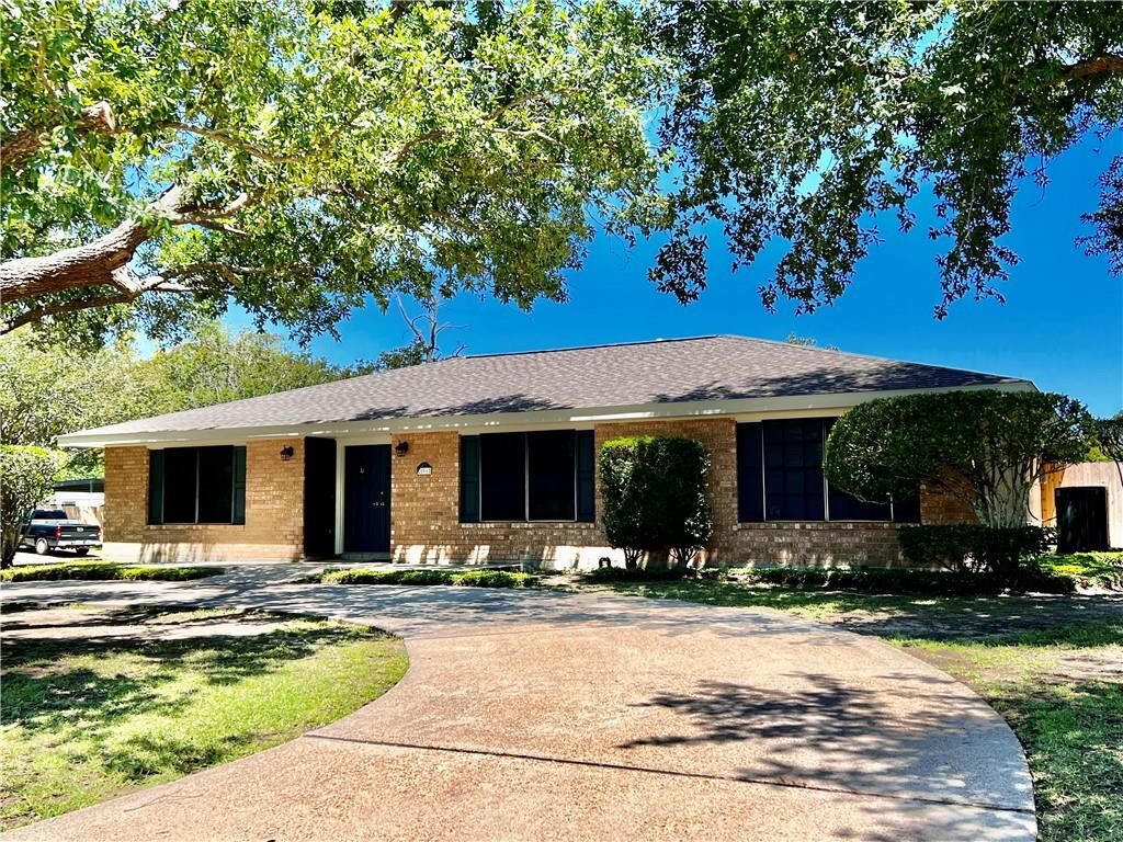 Property Photo: 801 Esplanade Street LA 70607