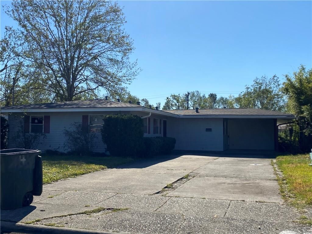Property Photo: 1120 Sage Drive LA 70607