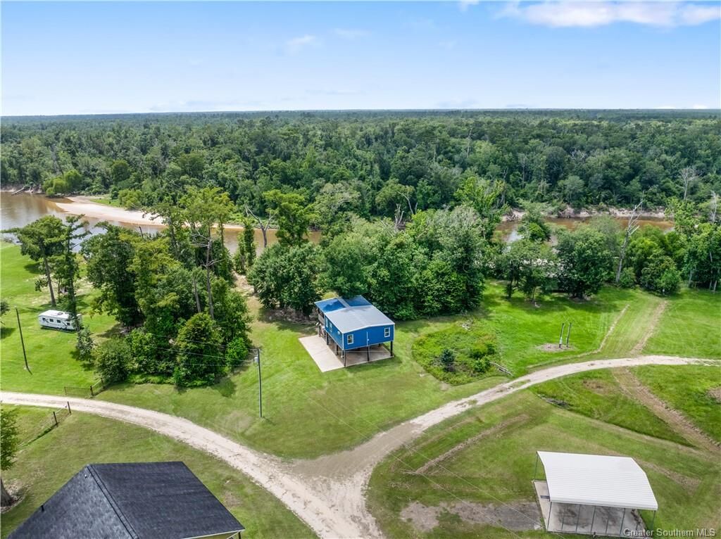 Property Photo:  526 Old Ferry Road  LA 70648 