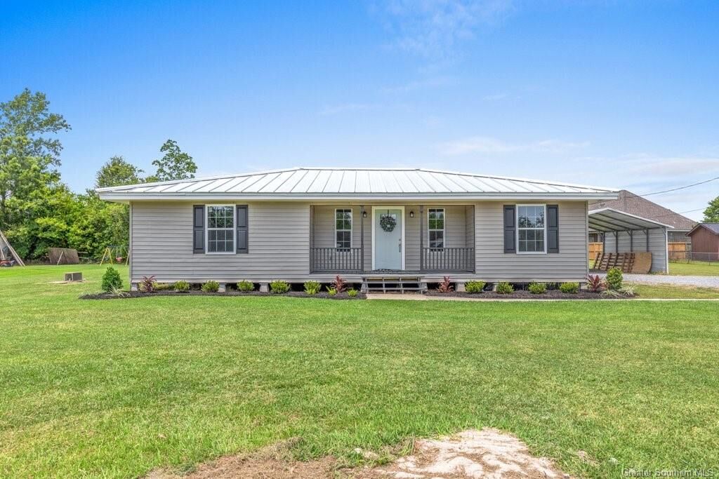 Property Photo:  1055 Park Road  LA 70611 