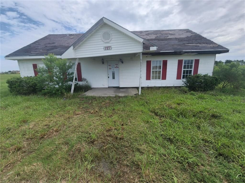 Property Photo: 127 Belle Savane Road LA 70607