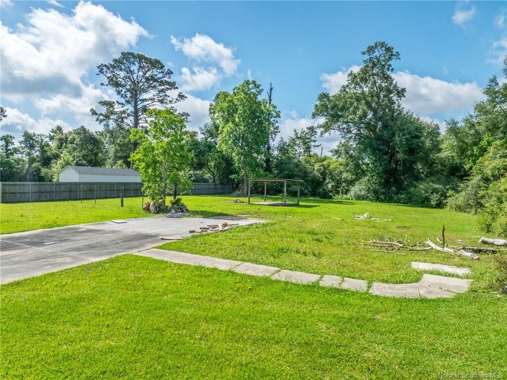 Property Photo: 2235 Pinewood Drive LA 70607