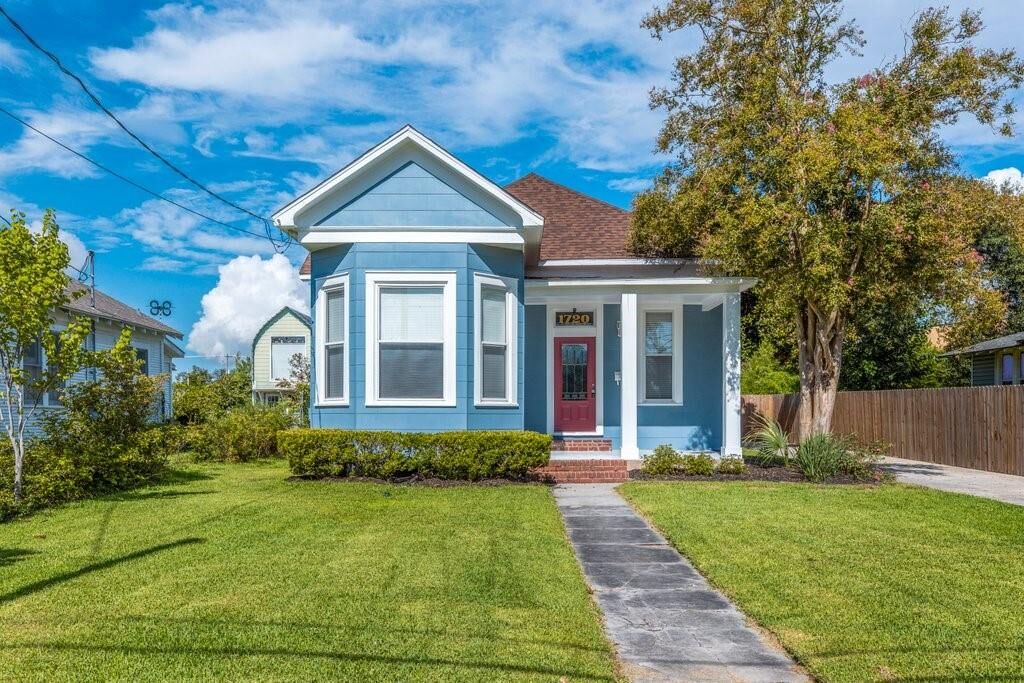 Property Photo:  1720 Bilbo Street  LA 70601 