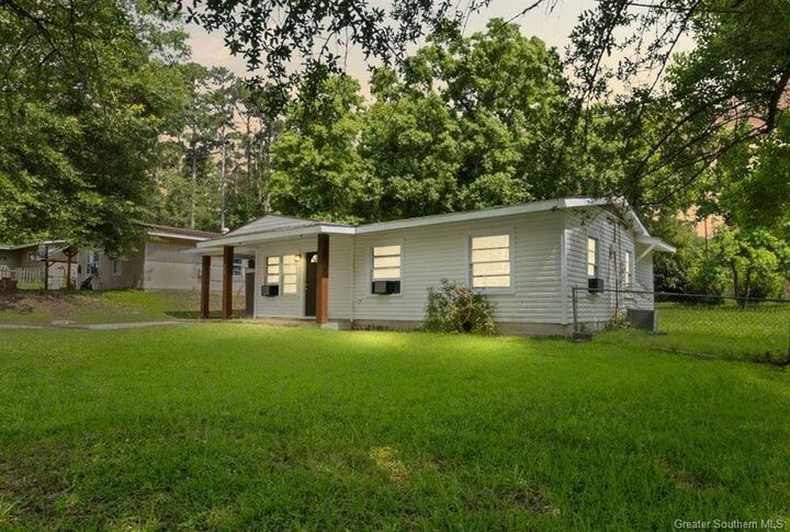 Property Photo:  1314 Oak Drive  LA 71446 