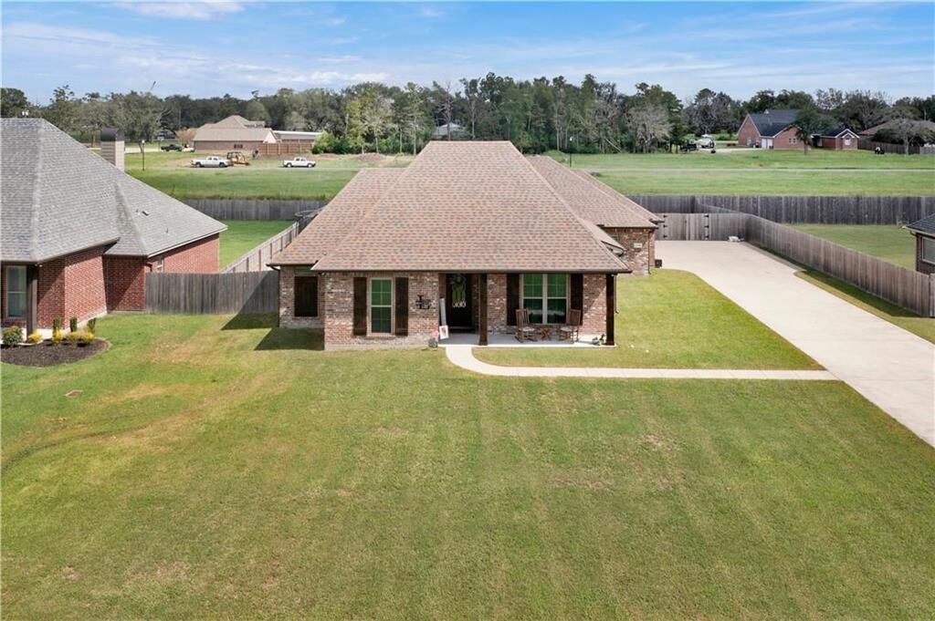 Property Photo: 1138 N Ella Kate Lane N LA 70605