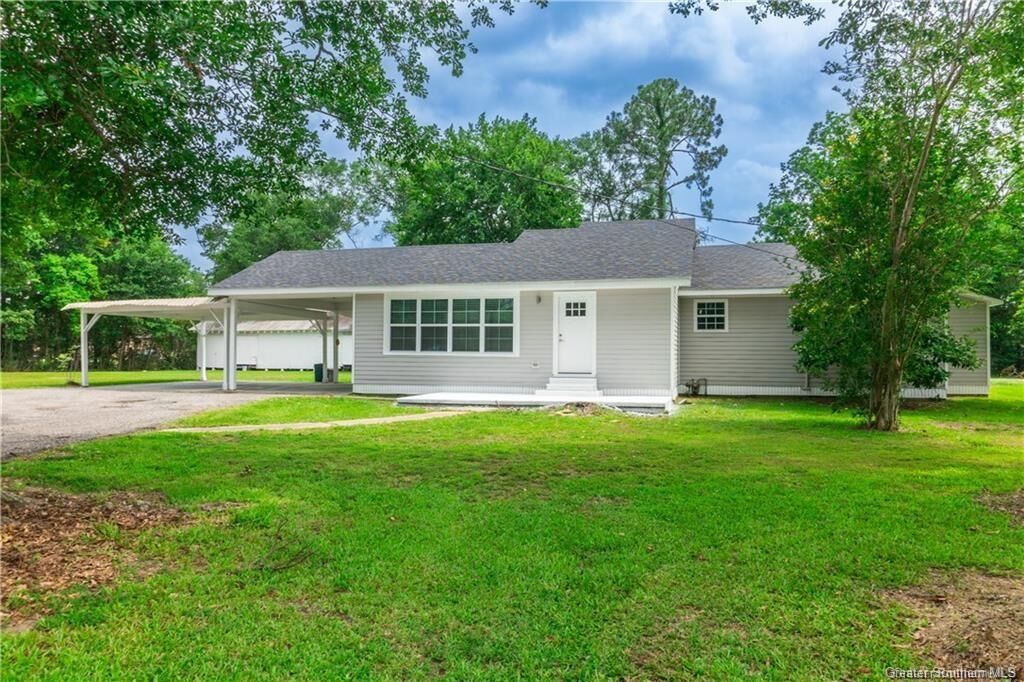 Property Photo:  1105 1st Avenue  LA 70648 