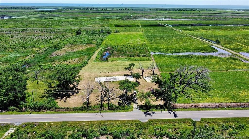 Property Photo: 5995 W Creole Highway W LA 70631