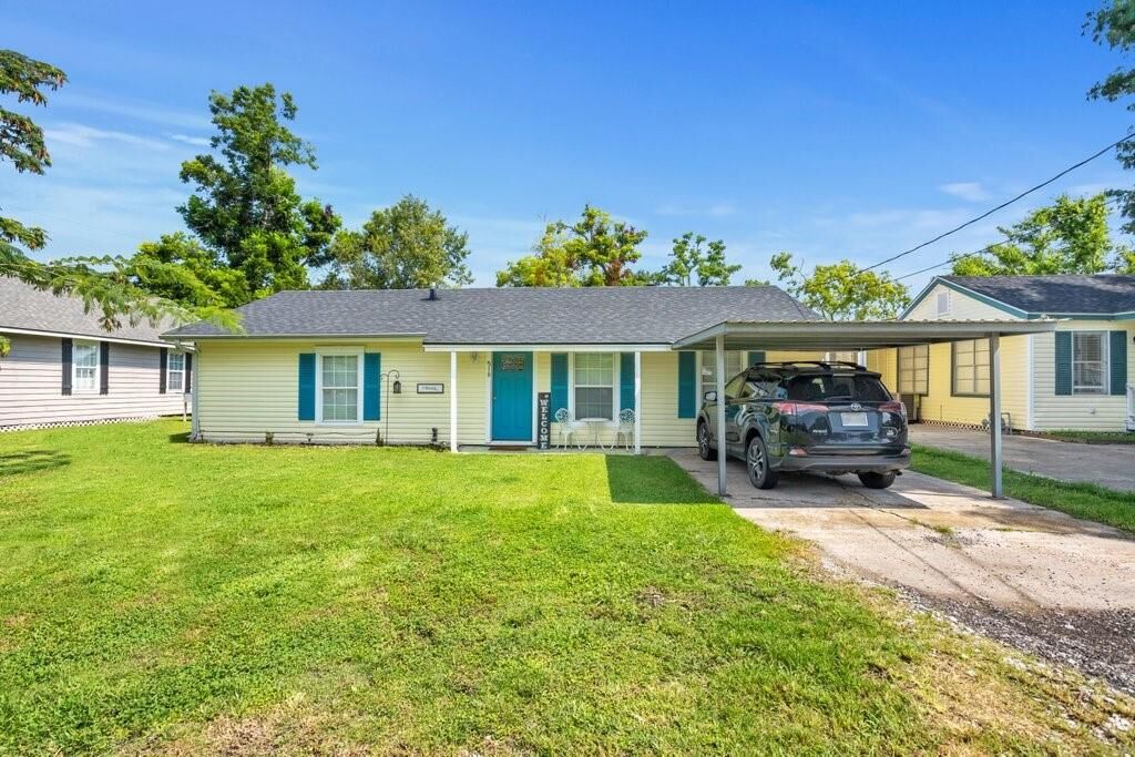 Property Photo:  518 W Elizabeth Street W  LA 70663 