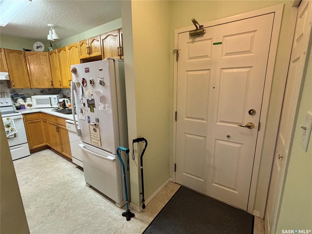 Property Photo:  602 7th Street 302  SK S0K 2A0 