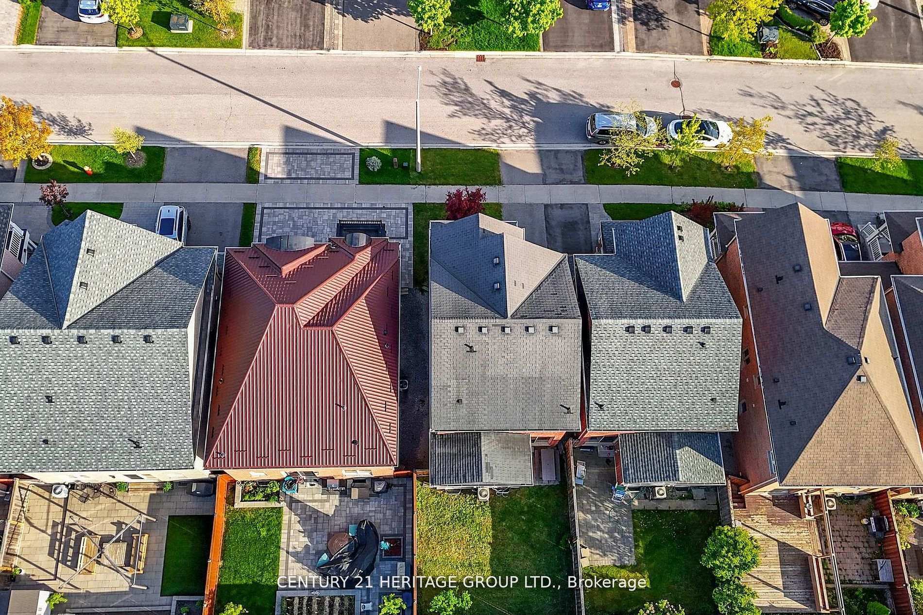 Property Photo: 10 Betony Drive ON L4E 0V7
