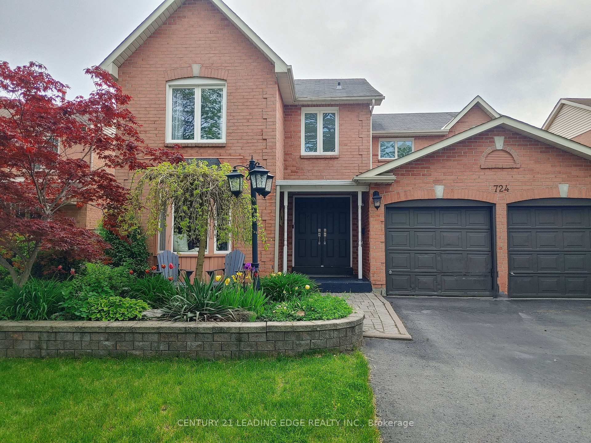 Property Photo: 724 Barnes Crescent ON L1J 8K1