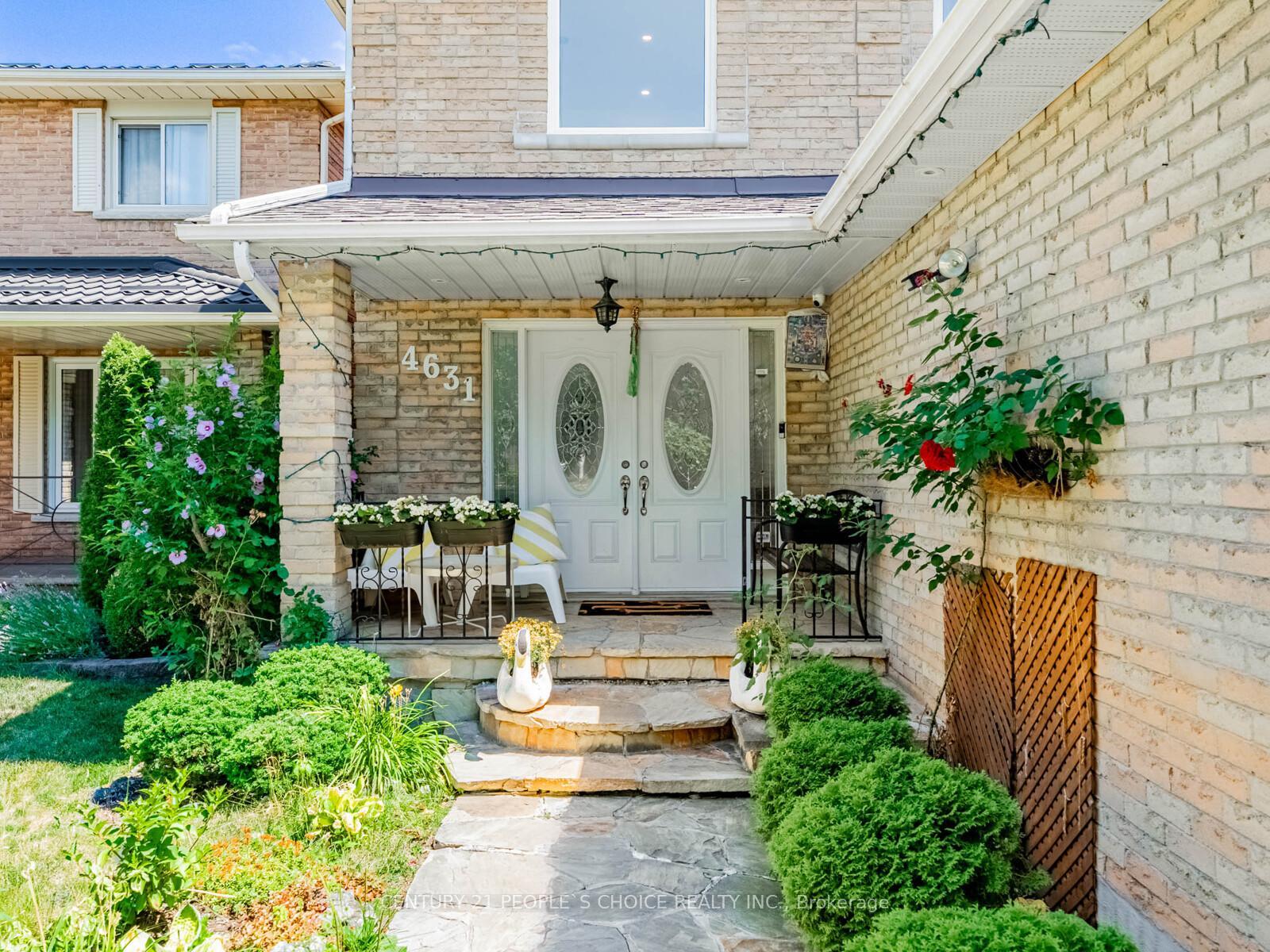 Property Photo: 4631 Dunedin Crescent ON L5R 1M3