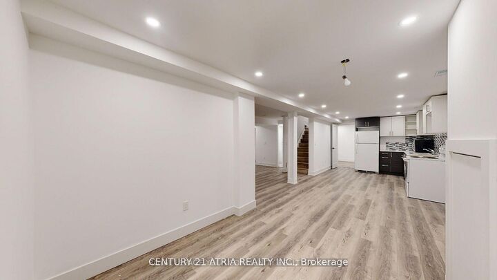 Photo de la propriété:  302 Buckingham Road Bsmt  ON L3Y 6K5 