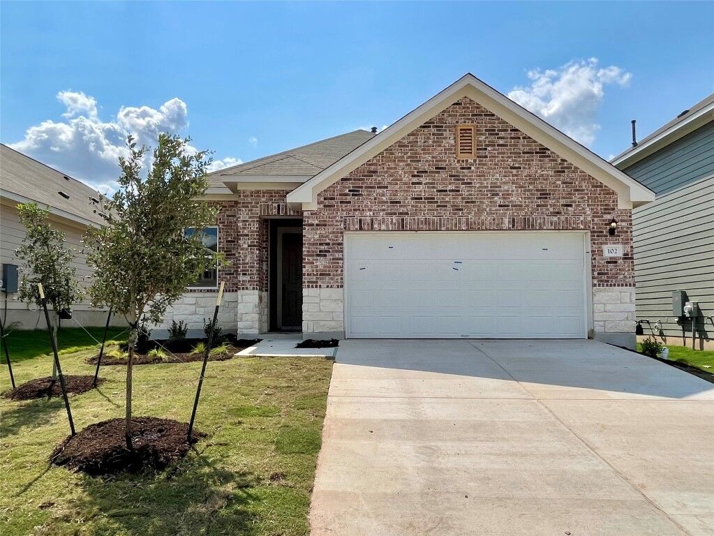 Property Photo: 102 Brislecone Pass TX 78634