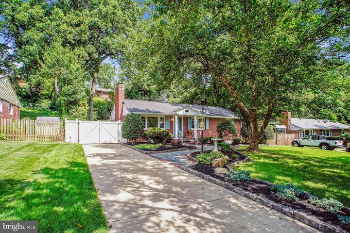 Property Photo: 6055 N Morgan Street VA 22312