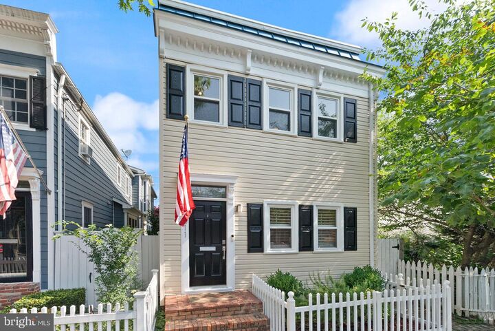 1011 Oronoco Street  Alexandria VA 22314 photo