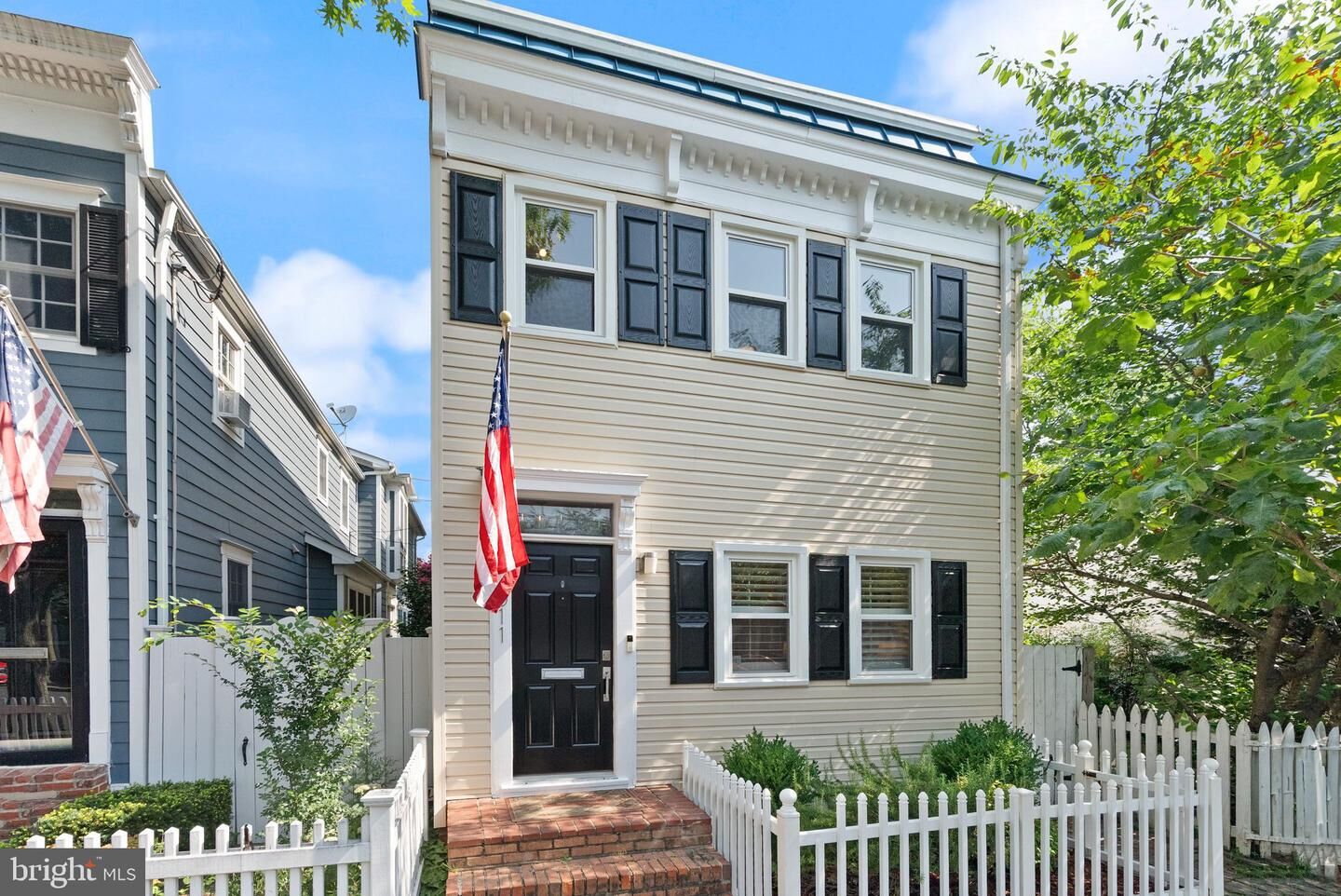 Property Photo: 1011 Oronoco Street VA 22314