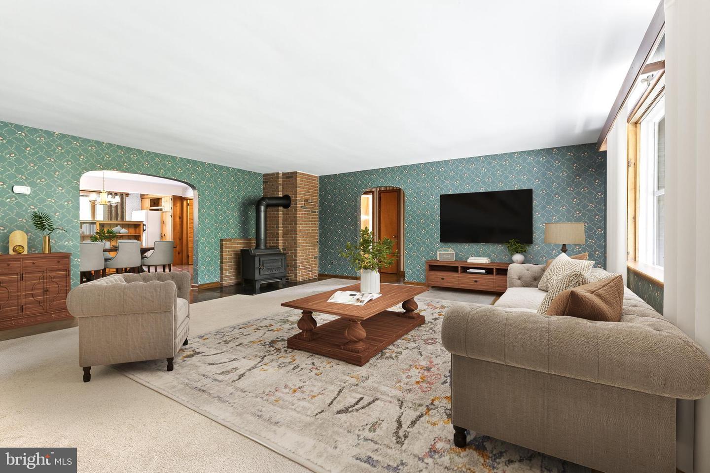 Property Photo:  82 E Elm Street  PA 17516 