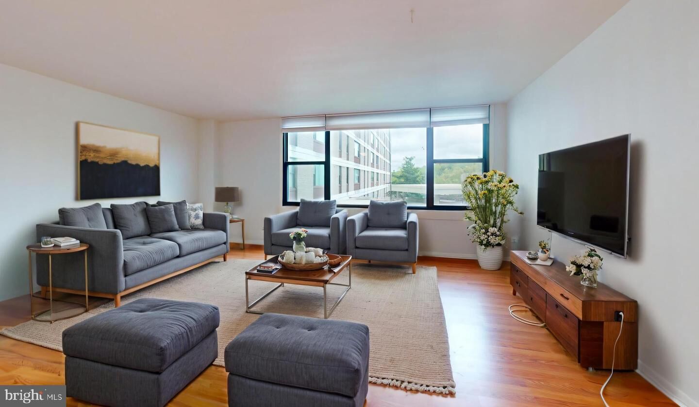 Property Photo:  4600 Duke Street 512  VA 22304 